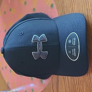 Boys Under Armour S/M hat